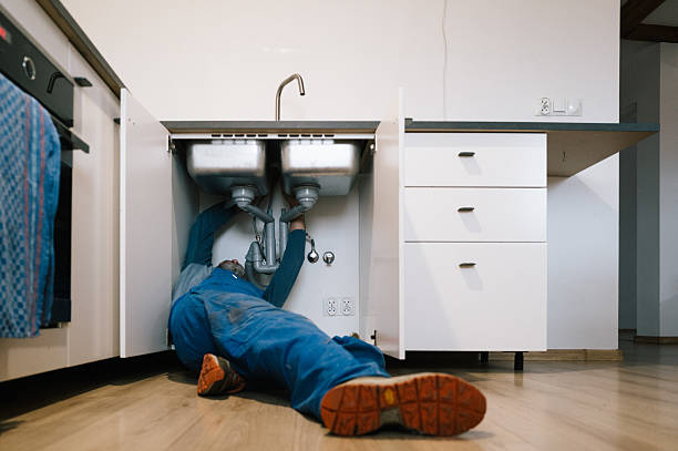 Professional Leak Detection technician working in Hulen, KY